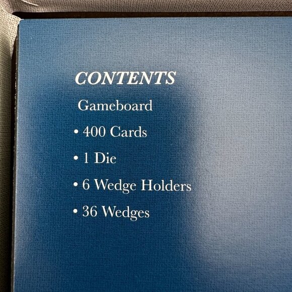 TRIVIAL PURSUIT HASBRO CLASSIC EDITION BOARD GAME, 2400 QUESTIONS, C1940 - Picture 7 of 8